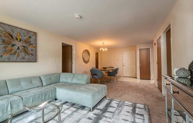 Carlton Oaks two bedroom common area