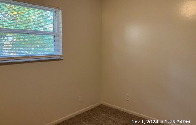 2 beds, 1 bath, 705 sqft, $1,095, Unit 02716-07