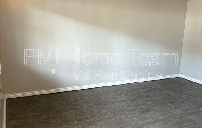 2 beds, 1 bath, 700 sqft, $1,175, Unit 7