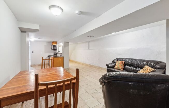5 beds, 4.5 baths, 1,500 sqft, $3,600, Unit 3414 - A