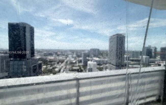 3 beds, 2 baths, 1,395 sqft, $7,250, Unit 460 NE 28th St # 2908
