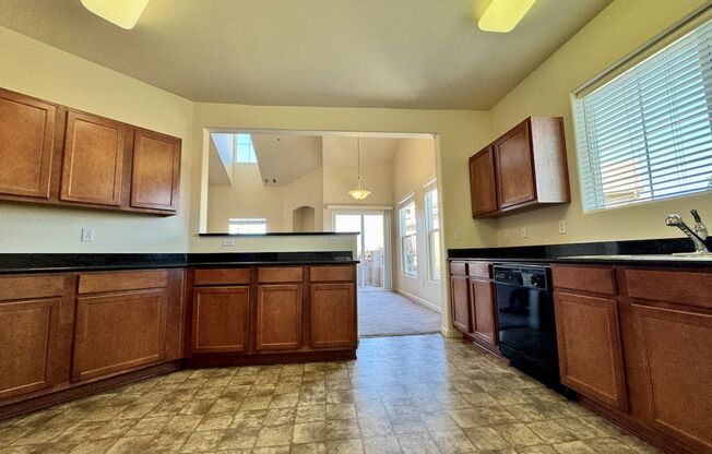 2 beds, 2 baths, $2,400