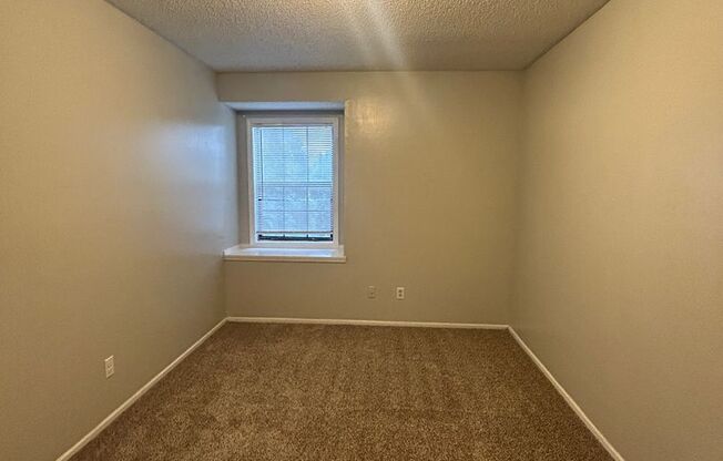 1 bed, 1 bath, 615 sqft, $880, Unit H105