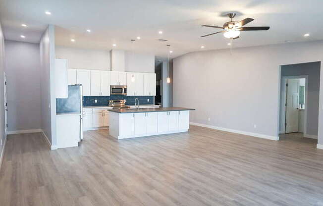 2527 E BROADWAY RD