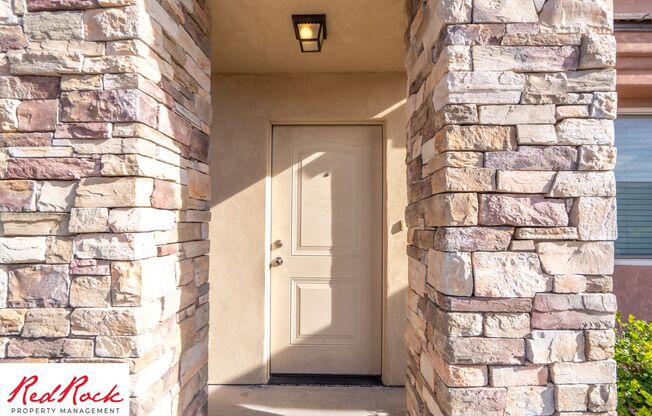 DOG-FRIENDLY 3 Bedroom Townhome with INTERNET INCLUDED!