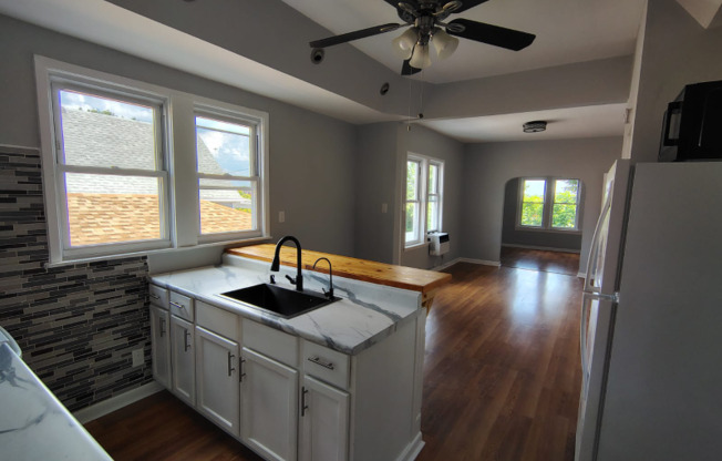 3338 W PERSHING RD