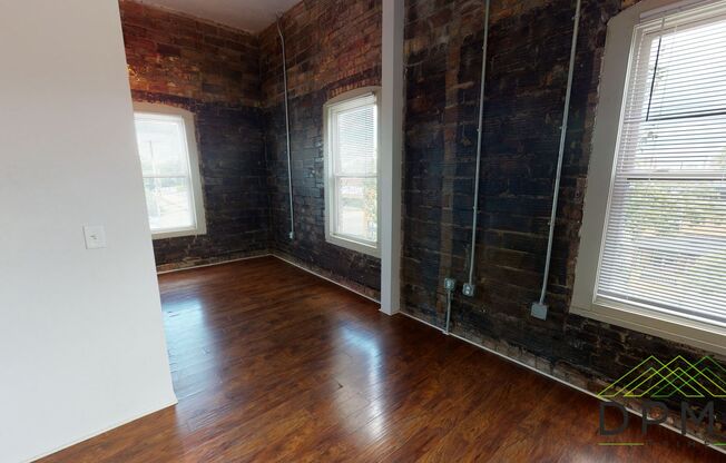 Studio, 1 bath, $950, Unit 42