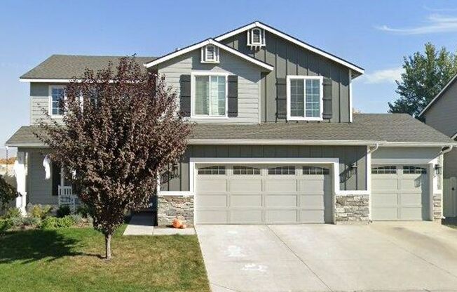 4 Bedroom with 3 Car Garage in Meridian