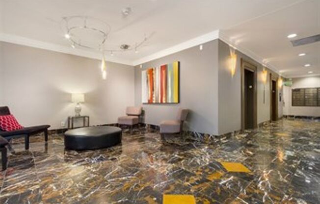 Half-off first month's rent!!!! Highly desirable Decatur building.  Live in the heart of the city!