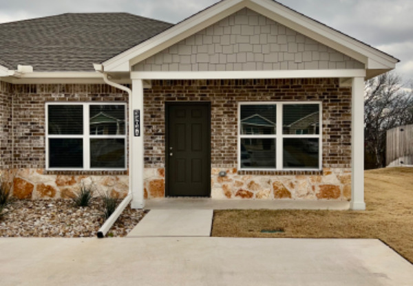 3304 BELMONT DR