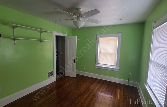 3 beds, 1 bath, $1,300