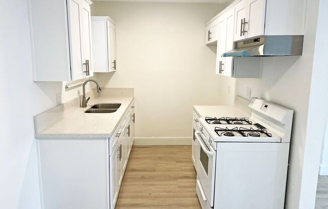 LB1346 Walnut