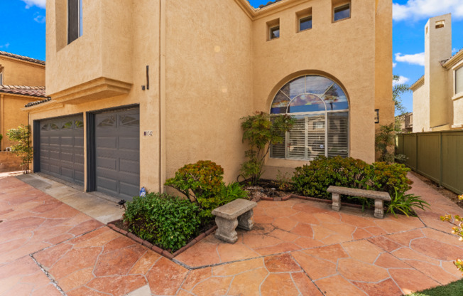 1542 SAPPHIRE LN