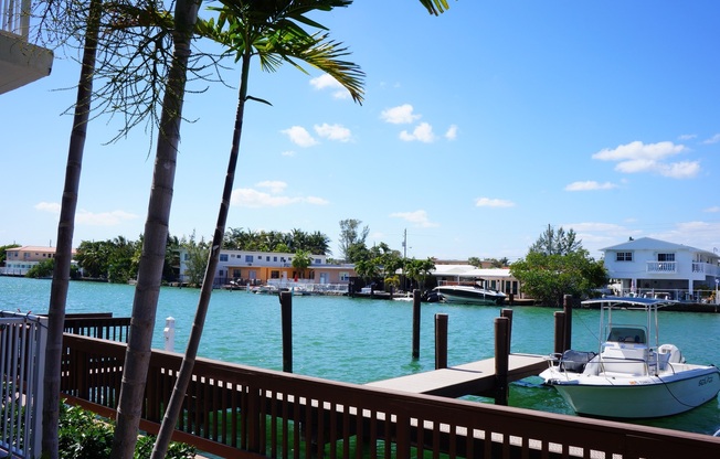 7930-7950 Tatum Waterway Drive