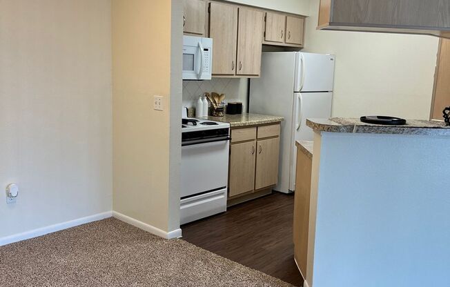 1 bed, 1 bath, 653 sqft, $889