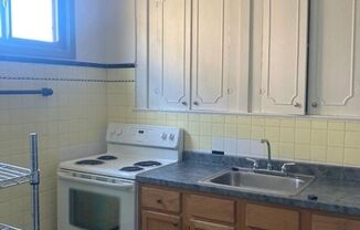 1 bed, 1 bath, $895, Unit 811 N. Broad - Unit C