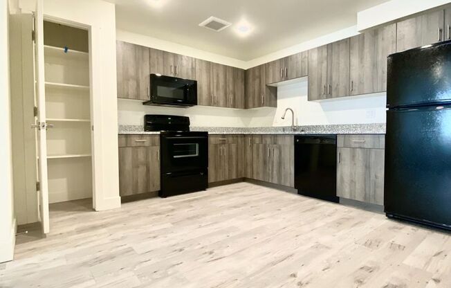 2 beds, 2 baths, 998 sqft, $1,410, Unit D202