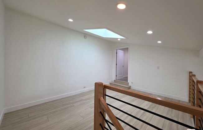 2 beds, 1 bath, 980 sqft, $3,700, Unit 539