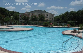 1307 Crossing Pl