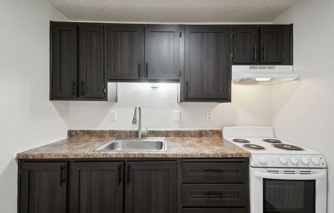 Studio, 1 bath, 425 sqft, $900, Unit S-06