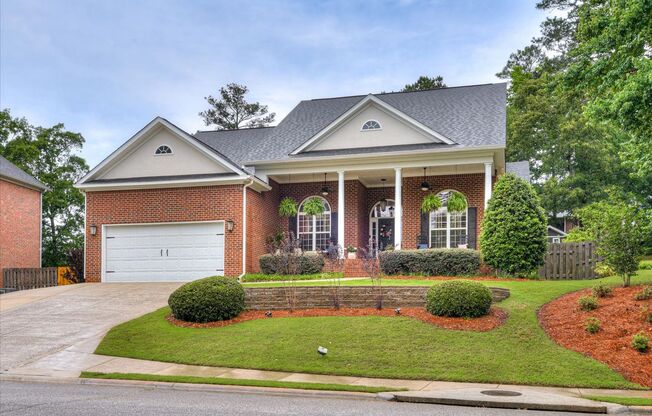 4 bed/3.5 bath updated home in Riverwood Plantation