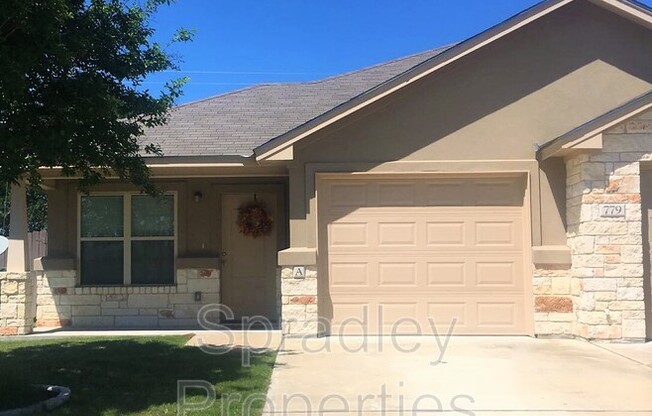 3 beds, 2 baths, 1,250 sqft, $1,395