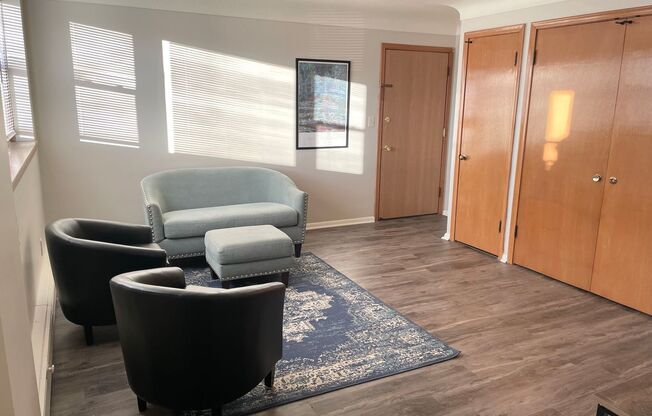 Studio, 1 bath, 600 sqft, $970, Unit 7