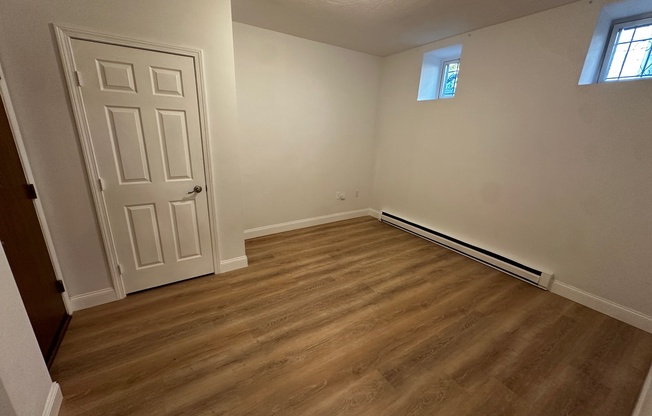 1 bed, 1 bath, $3,100, Unit B2