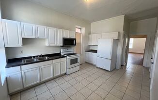 3 beds, 2 baths, $1,499