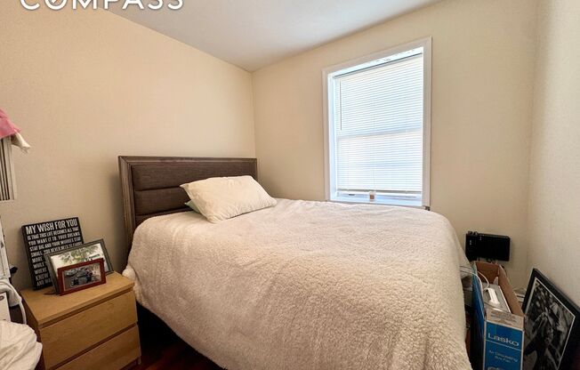 2 beds, 1 bath, $1,950, Unit 1