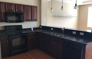 2 beds, 2 baths, $1,600