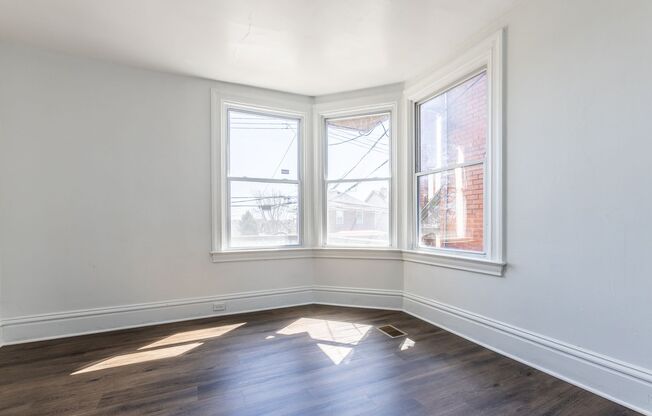 Available May - Traditional 2 Bedroom Home in Dormont w/ LOTS of natural light!