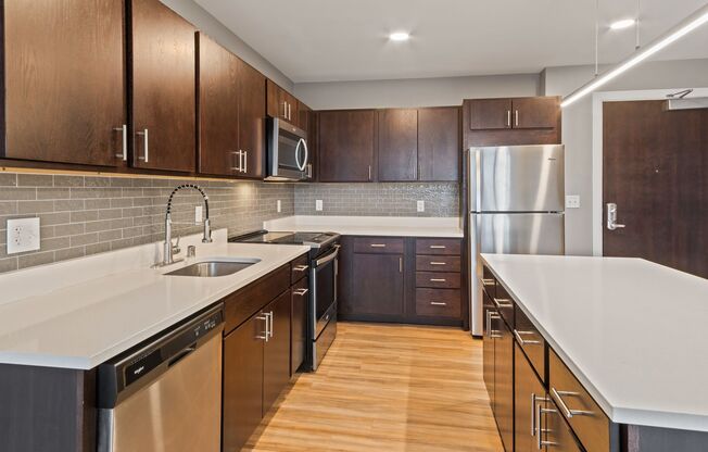 2 beds, 2 baths, 940 sqft, $2,055, Unit Unit 210