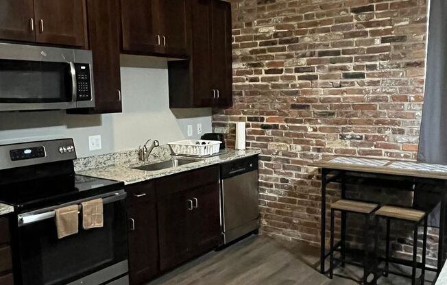 Studio, 1 bath, 599 sqft, $1,550, Unit 203