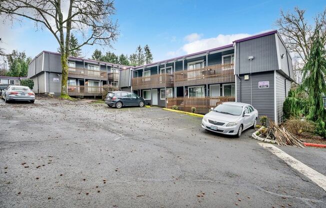 2 beds, 1 bath, 900 sqft, $1,495, Unit #13