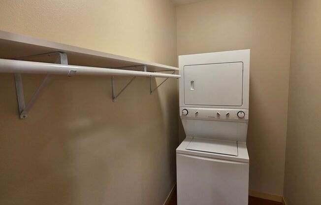 1 bed, 1 bath, 735 sqft, $1,175, Unit 209