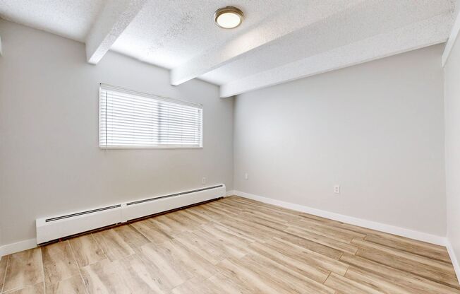 Adorable 1 bedroom condo with mountain views