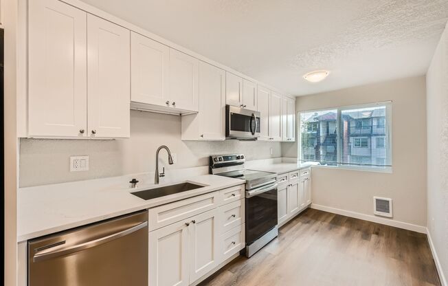 2 beds, 1.5 baths, 900 sqft, $2,195, Unit Unit 06
