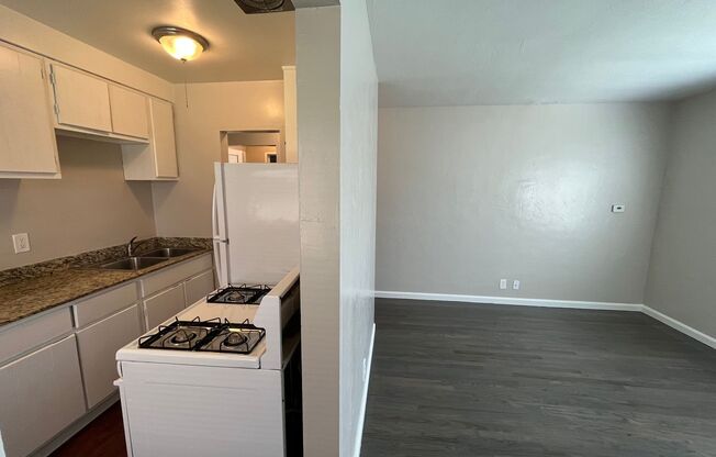 1 bed, 1 bath, 600 sqft, $1,495, Unit 702 MC