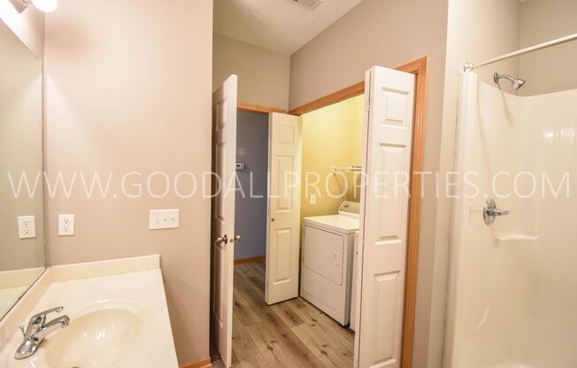 3 beds, 2 baths, $1,295