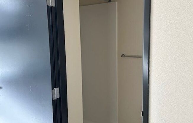 Studio, 1 bath, 220 sqft, $1,150, Unit B44