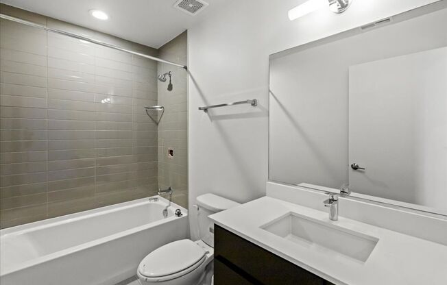 2 beds, 2 baths, 1,075 sqft, $2,525, Unit 215