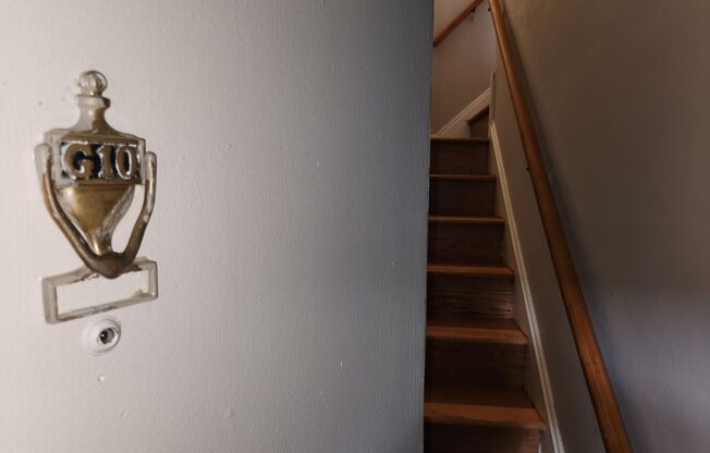 2 beds, 1 bath, 897 sqft, $2,205, Unit G-10