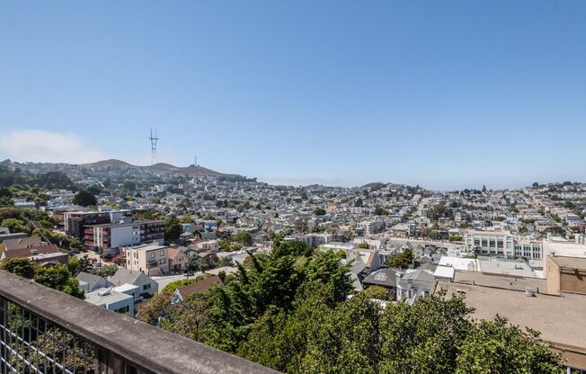 2 beds, 2 baths, $4,650, Unit 204