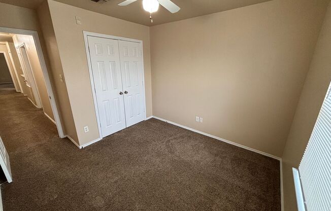 3 beds, 2.5 baths, $1,045, Unit 10718 Mathom Lndg Unit 2