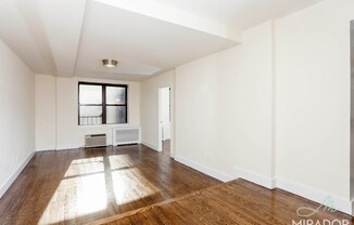 255 W 14th St