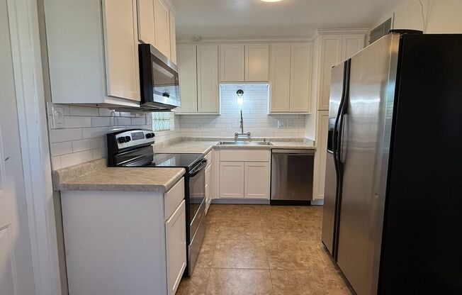 2 beds, 1 bath, $2,395