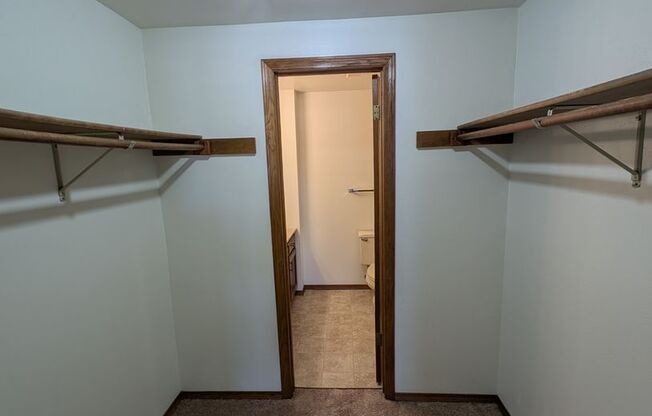 2 beds, 2 baths, 1,034 sqft, $1,229, Unit 1401 082