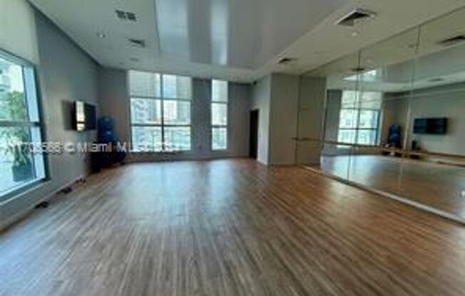 2 beds, 2 baths, 1,165 sqft, $4,500, Unit 1100 S Miami Ave # 19-10 (A11706566)