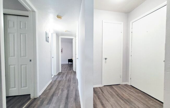 2 beds, 1 bath, 700 sqft, $1,584, Unit Unit 5-R